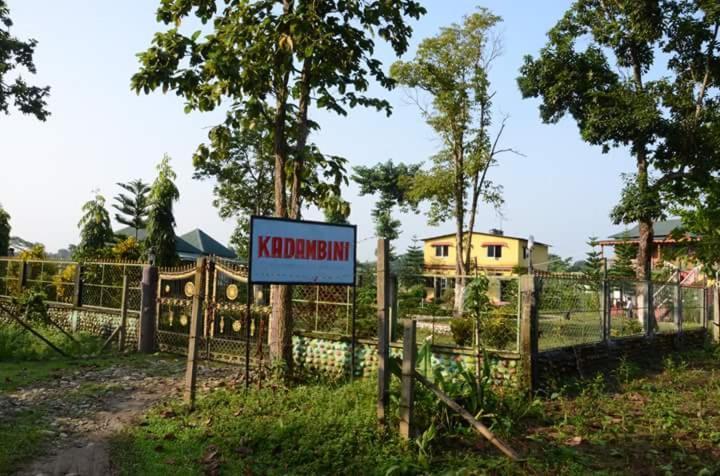 Kadambini Resort Lataguri Kültér fotó